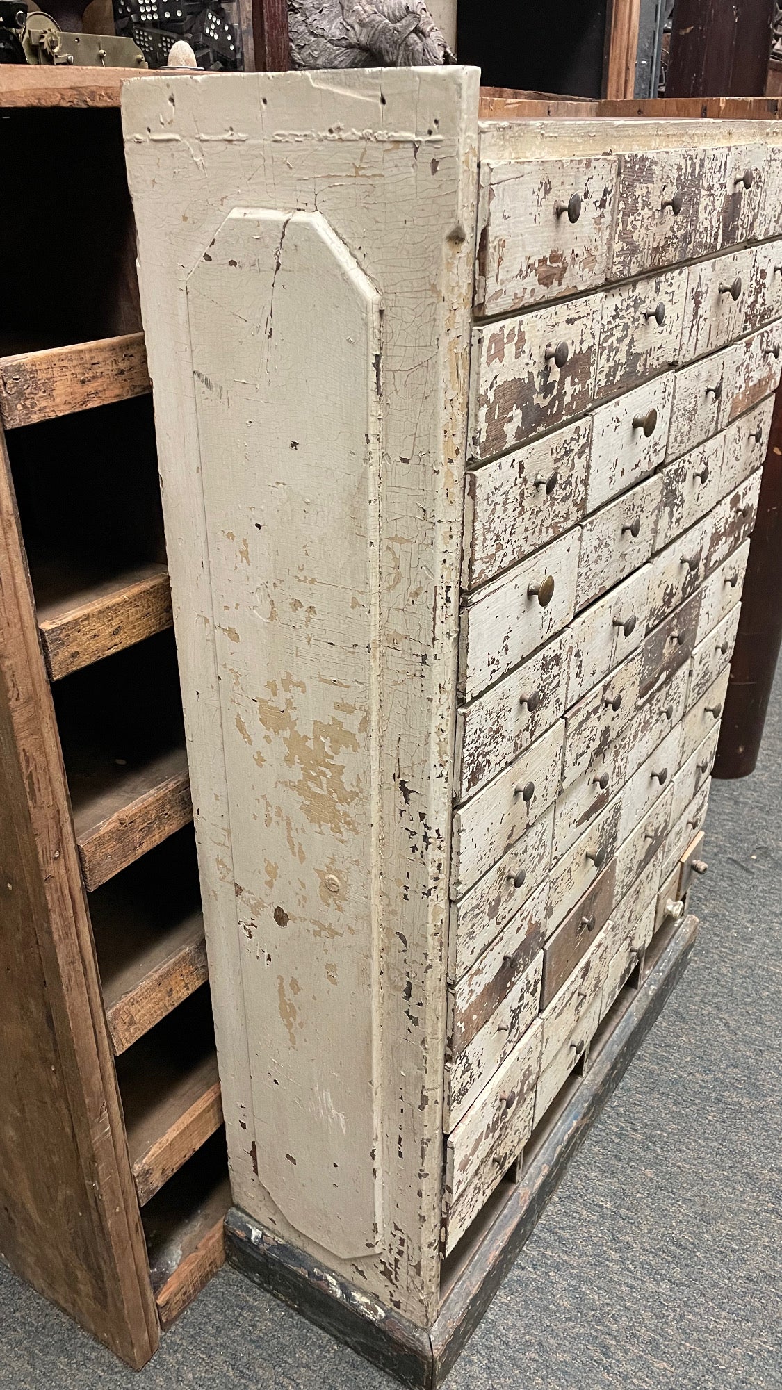 Chippy white drawer unit